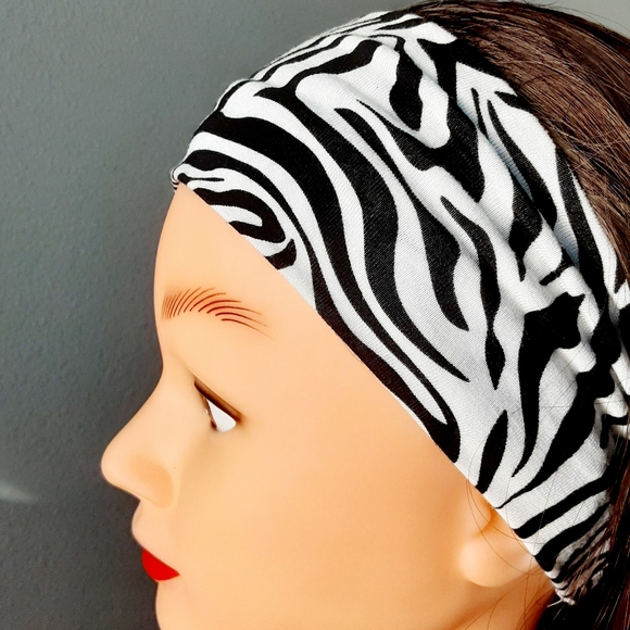 Zebra striped wide non slip fitness band - Picture 2 of 4